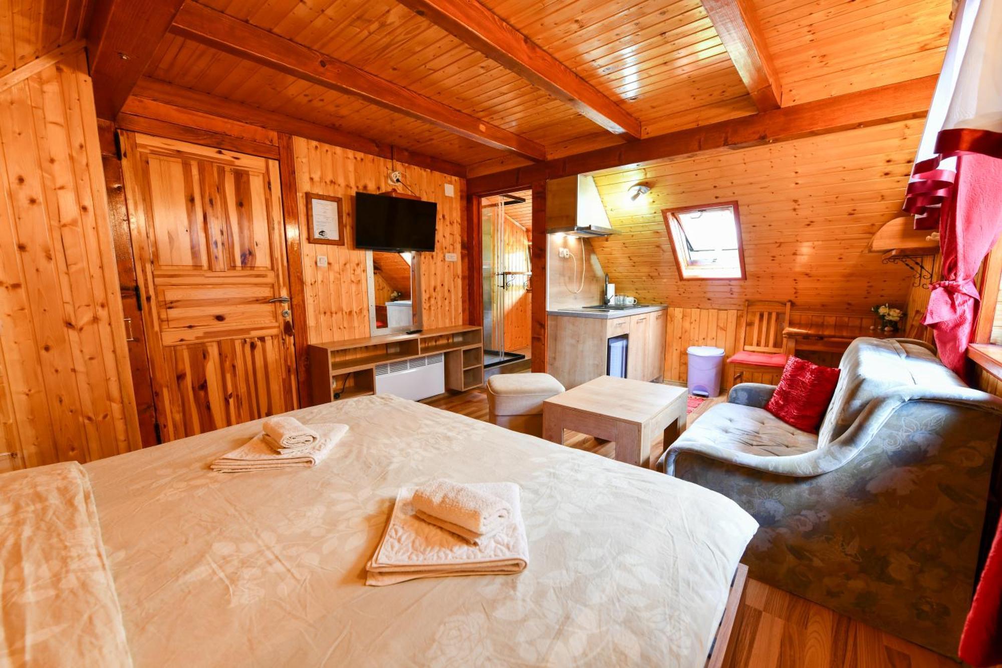 Guest House Martin Korana Экстерьер фото