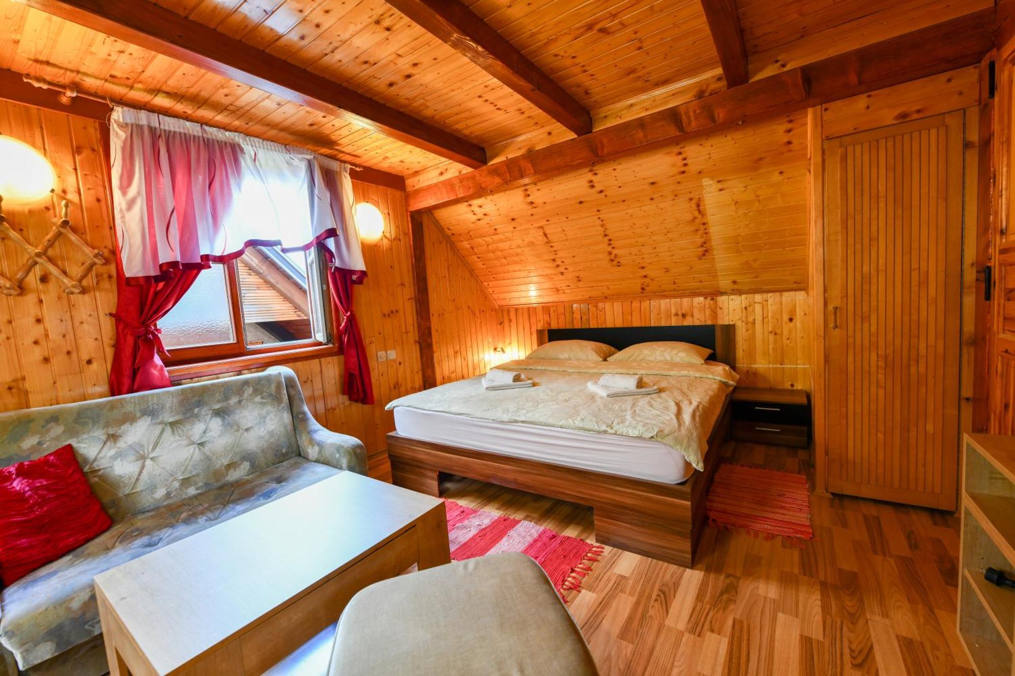 Guest House Martin Korana Экстерьер фото