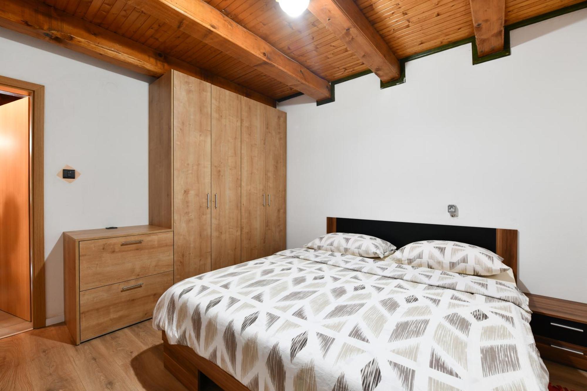 Guest House Martin Korana Экстерьер фото