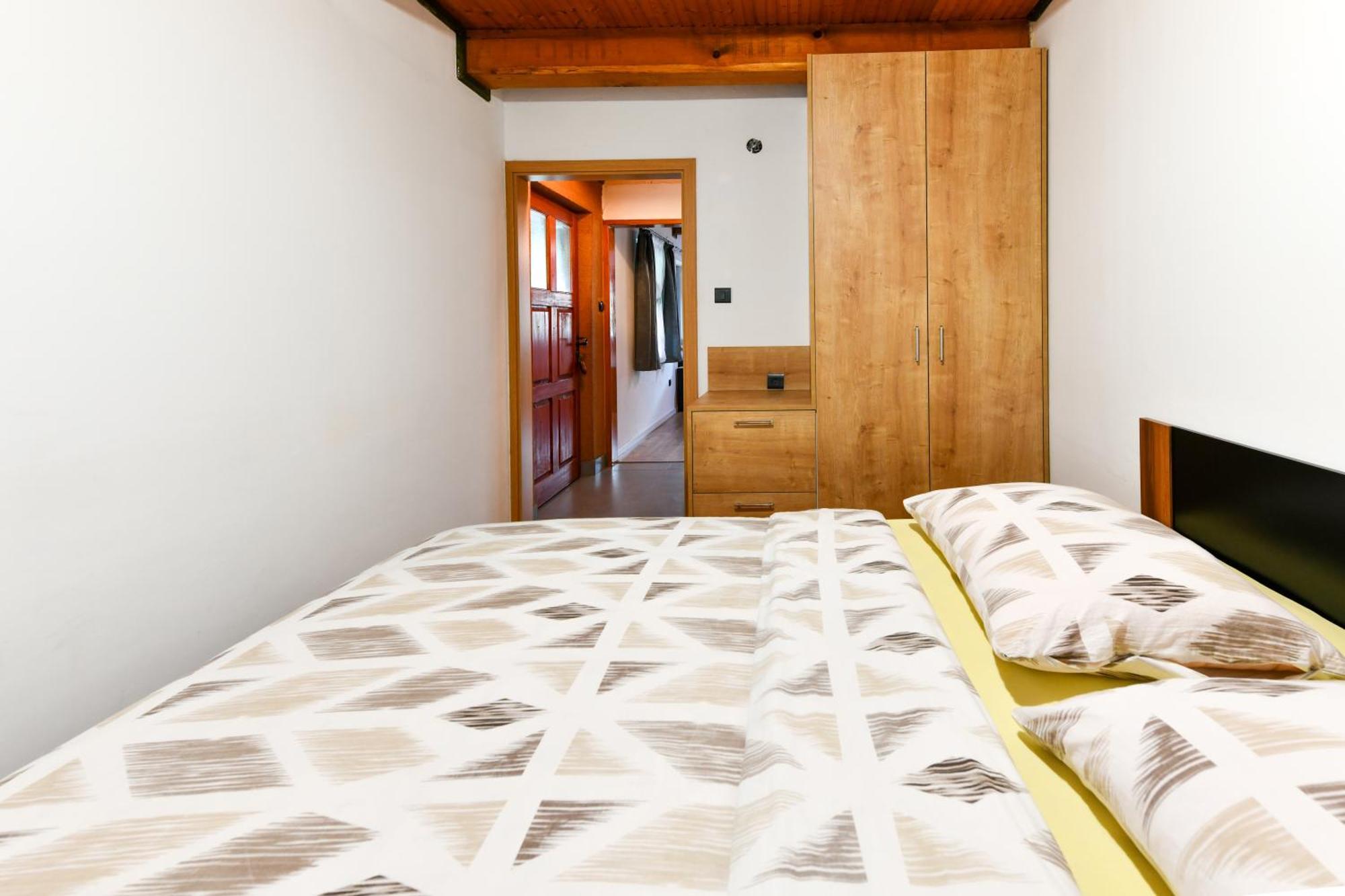 Guest House Martin Korana Экстерьер фото
