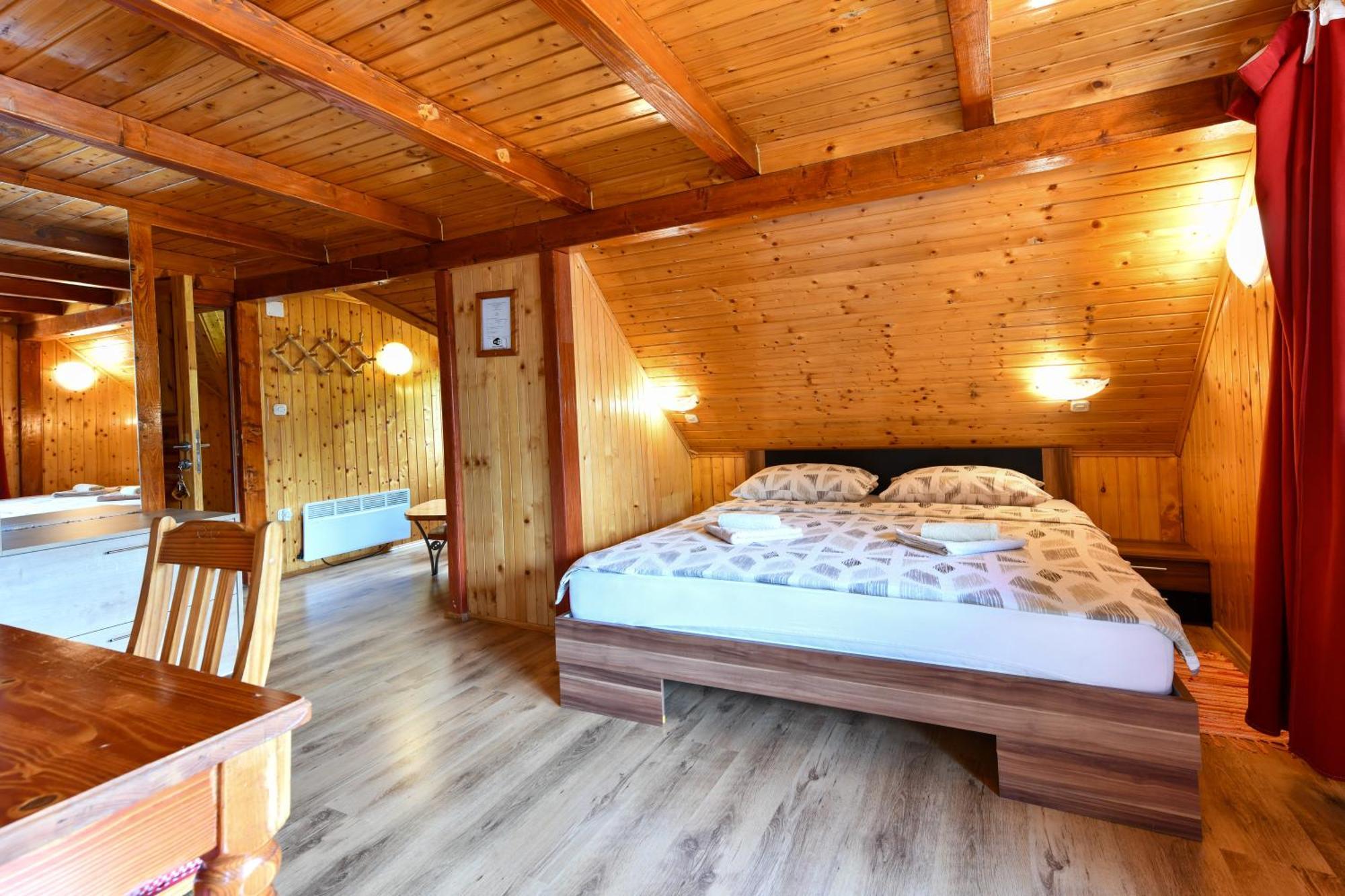 Guest House Martin Korana Экстерьер фото