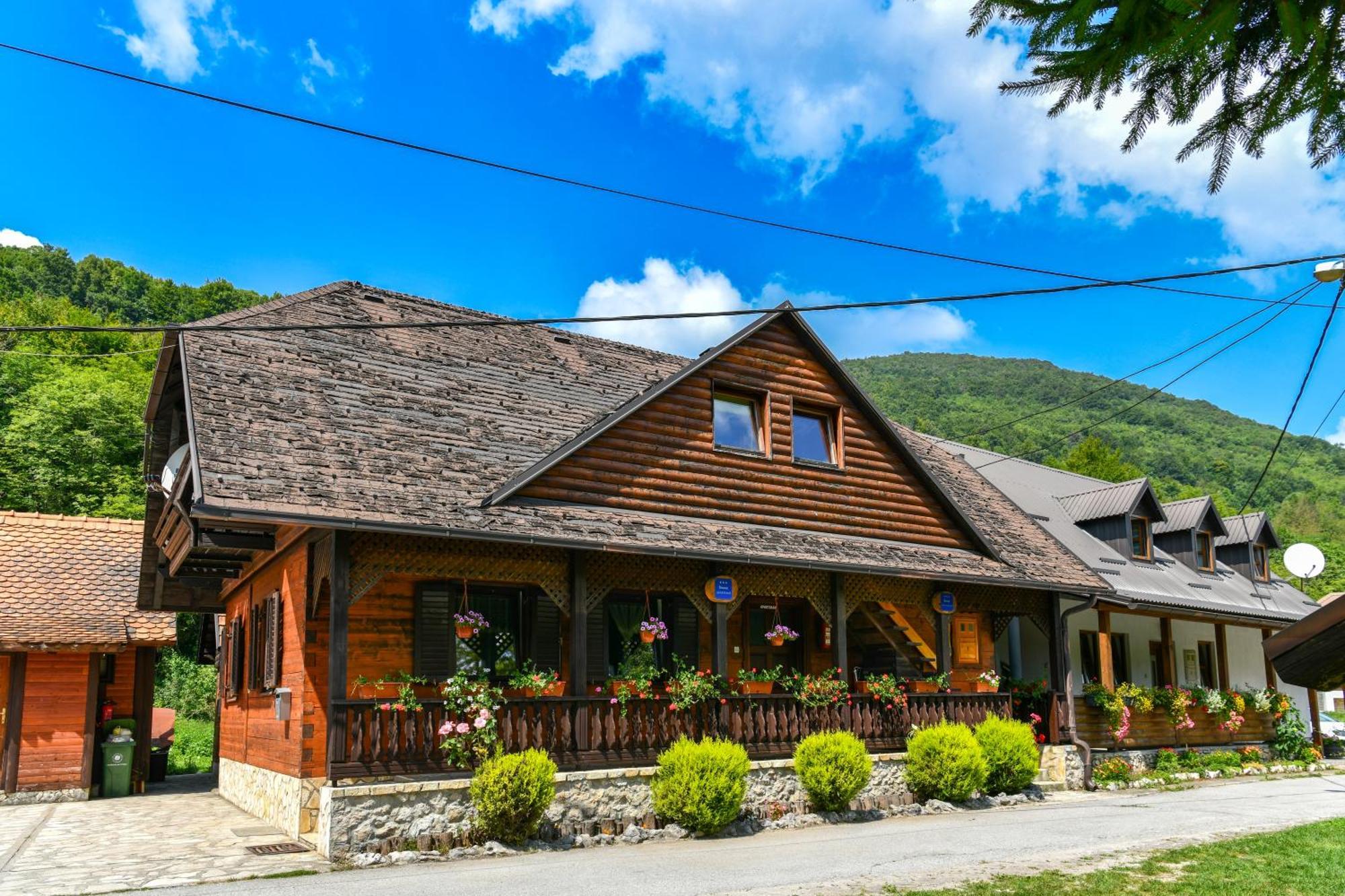 Guest House Martin Korana Экстерьер фото